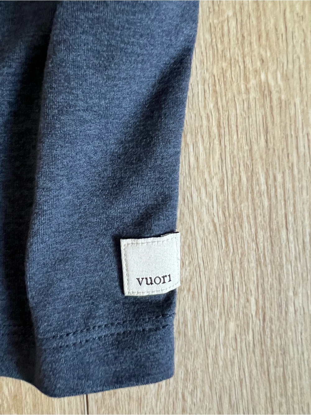 Vuori Halo Performance Navy Blue V-Neck Camisole Tank size S - Picture 2 of 3